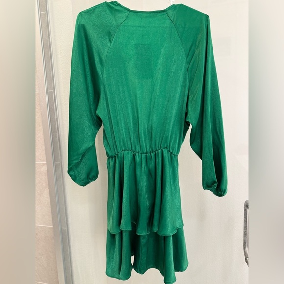 Elegant Green ZARA Women's Dress NWT - Picture 5 of 5